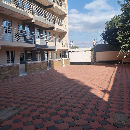 Rimaya Lounge Embu Dış mekan fotoğraf